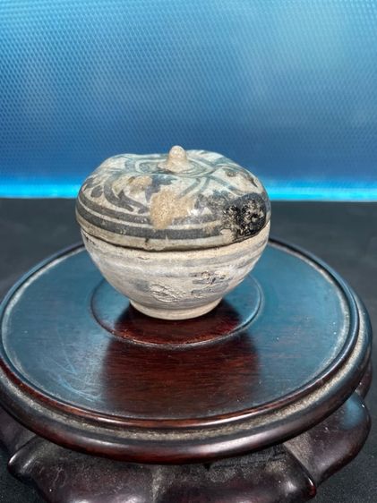 กระปุกลายดำใต้เคลือบ เตาบ้านป่ายาง ศรีสัชนาลัย พ.21 รูปที่ 3