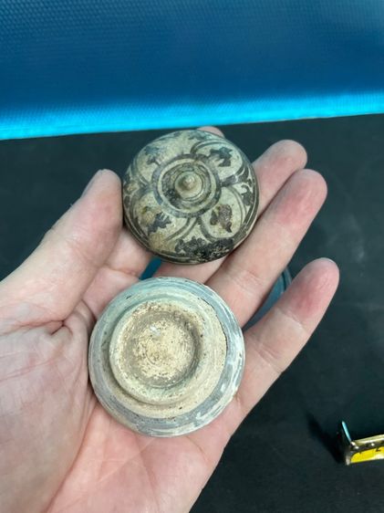 กระปุกลายดำใต้เคลือบ เตาบ้านป่ายาง ศรีสัชนาลัย พ.21 รูปที่ 6