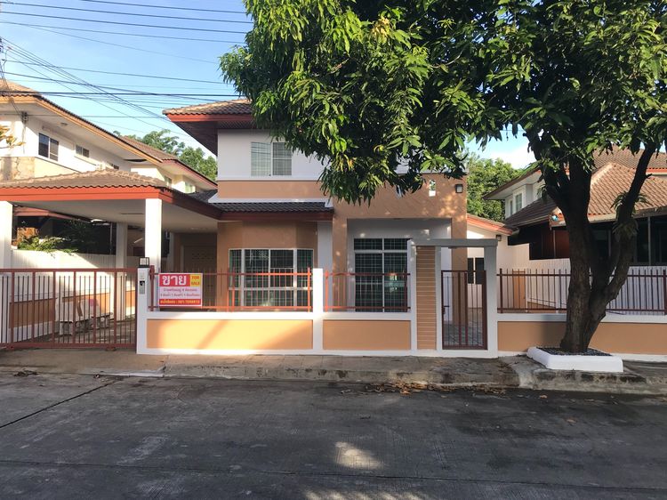 ขายบ้านเดี่ยวพร้อมอยู่  2 ชั้น 4 ห้องนอน 2 ห้องน้ำ 1 ห้องครัว 1 ห้องเก็บของ หมู่บ้านพฤกษากาญจน์ 3 ตำบลท่ามะขาม อำเภอเมือง จังหวัดกาญจนบุรี