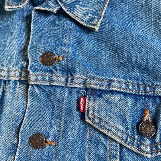 Levi s 90 hidden information Button 527 Denim Jacket USA 🇺🇸 แท้ 💯 size ขนาด อก 21.5 ยาว 26 แขน 24.5 นิ้ว สภาพดีสีเฟดสวย หายากน่าสะสมครับ รูปที่ 3