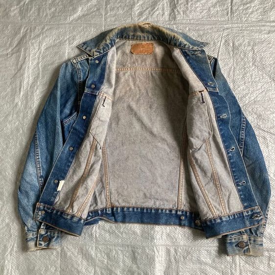 Levi’s 505 Jacket แคนาดา แท้ 💯 size วัดจริงขนาด อก 20 ยาว 24 ไหล่ 17 แขน 22.5 นิ้ว แซ็กดำ สภาพดีมาก สีเฟดสวย ดีเทลสวยหายากน่าสะสมครับ รูปที่ 4