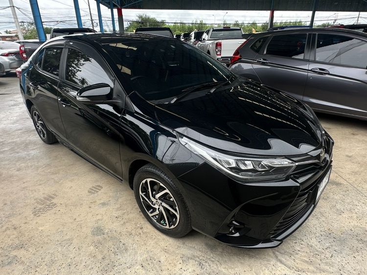Toyota Yaris ATIV 2021 1.2 Sport Premium Sedan เบนซิน ไม่ติดแก๊ส เกียร์อัตโนมัติ ดำ รูปที่ 2