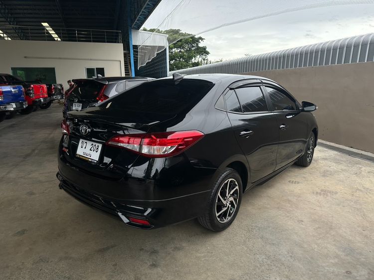 Toyota Yaris ATIV 2021 1.2 Sport Premium Sedan เบนซิน ไม่ติดแก๊ส เกียร์อัตโนมัติ ดำ รูปที่ 3