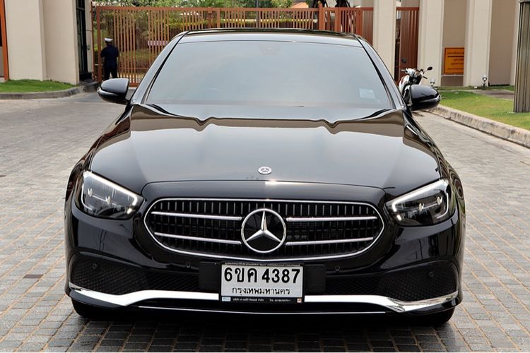 รถ Mercedes-Benz E-Class E300e สี ดำ