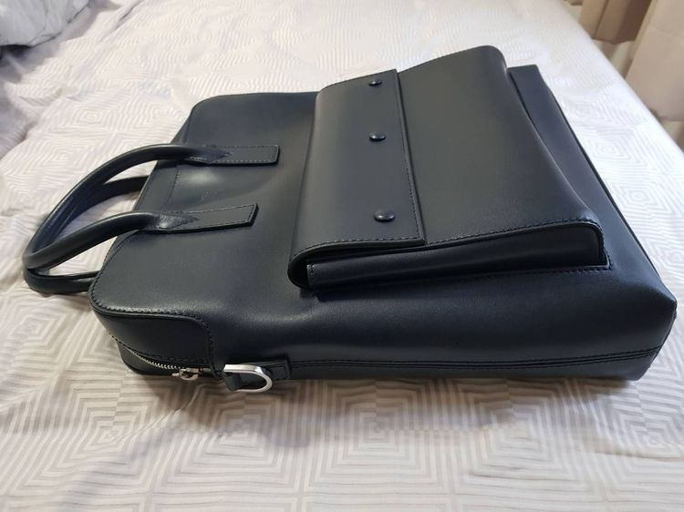 กระเป๋ายี่ห้อ BOSS สภาพใหม่เอี่ยม  รูปที่ 5