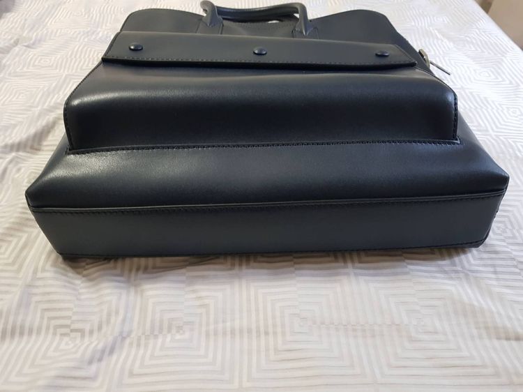 กระเป๋ายี่ห้อ BOSS สภาพใหม่เอี่ยม  รูปที่ 3