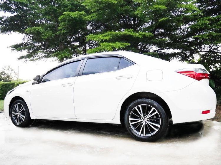 Toyota Altis 2017 1.8 E Sedan เบนซิน ไม่ติดแก๊ส เกียร์อัตโนมัติ ขาว รูปที่ 3