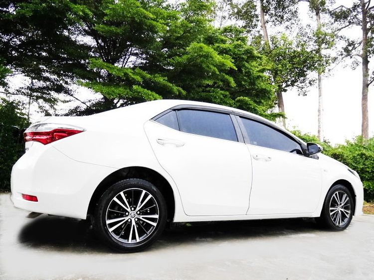 Toyota Altis 2017 1.8 E Sedan เบนซิน ไม่ติดแก๊ส เกียร์อัตโนมัติ ขาว รูปที่ 4