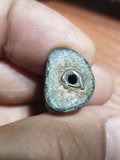 รูปหล่อหลวงพ่อเงิน เนื้อชินตะกั่ว ใต้ฐานฝังตะกรุดทองแดง สภาพ เก่าได้อายุ ไม่ทราบวัดและปีที่ออก รูปที่ 8