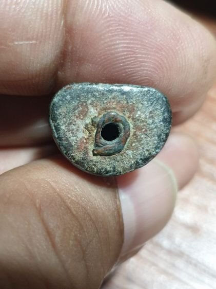 รูปหล่อหลวงพ่อเงิน เนื้อชินตะกั่ว ใต้ฐานฝังตะกรุดทองแดง สภาพ เก่าได้อายุ ไม่ทราบวัดและปีที่ออก รูปที่ 15