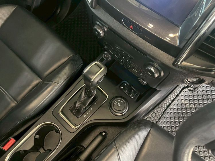 Ford Everest 2019 2.0 Bi-Turbo Titanium+ 4WD Utility-car ดีเซล ไม่ติดแก๊ส เกียร์อัตโนมัติ แดง รูปที่ 3