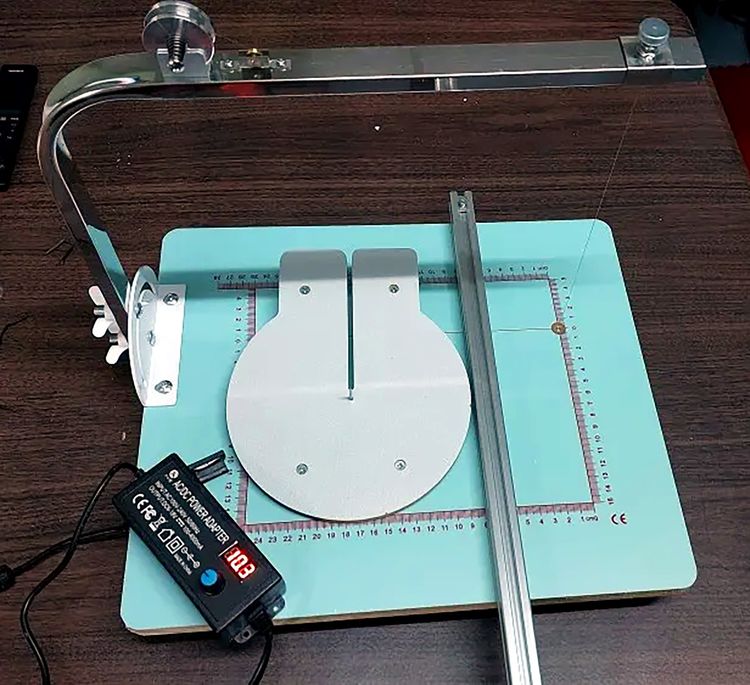 เครื่องตัดโฟม แบบมีโต๊ะรองตัด + ปรับอุณหภูมิได้ (ซื้อมาเก็บไว้อย่างดี) รูปที่ 3