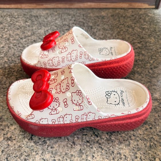 รองเท้า crocs kitty (limited) ของแท้ รูปที่ 4