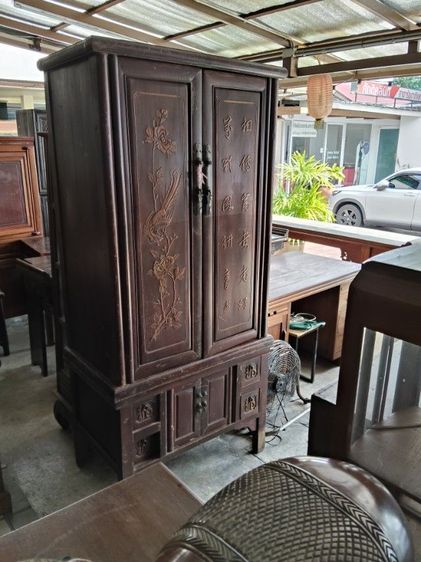 ตู้โชร์จีนปั้นลักแกะลายของโบราณสภาพดี รูปที่ 2