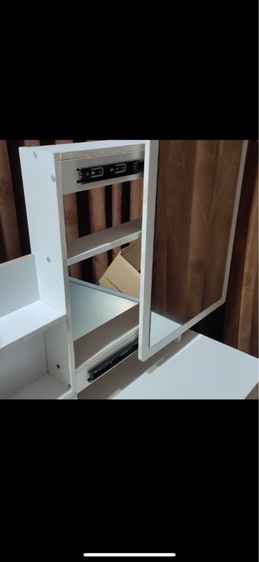 โต้ะเครื่องแป้ง