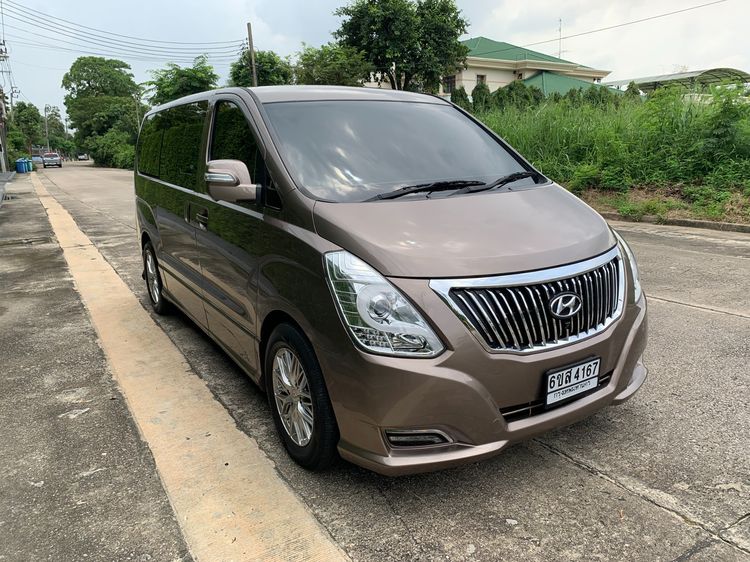 Hyundai Grand Starex 2017 2.5 VIP Van ดีเซล ไม่ติดแก๊ส เกียร์อัตโนมัติ น้ำตาล รูปที่ 3