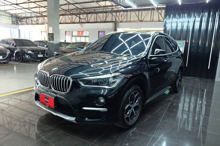 BMW X1 2019 2.0 sDrive18d xLine Utility-car ดีเซล เกียร์อัตโนมัติ ดำ รูปที่ 2