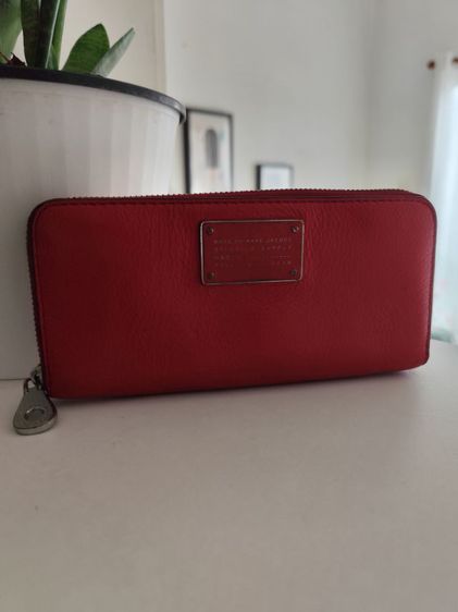 ไม่ระบุ แดง หนังแท้ อื่นๆ กระเป๋าสตางค์ Marc by Marc jacobs ใบยาวซิปรอบมือสองขายตามสภาพขอคนรับได้