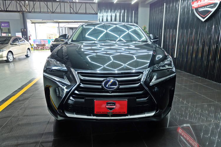 Lexus Nx300h 2015 2.5 Grand Luxury Utility-car เบนซิน เกียร์อัตโนมัติ ดำ รูปที่ 2