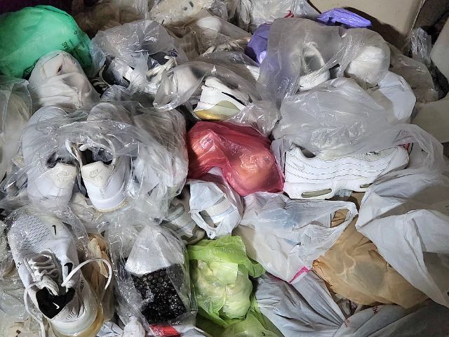 ขายเหมารองเท้า 100 กว่าคู่ รูปที่ 2