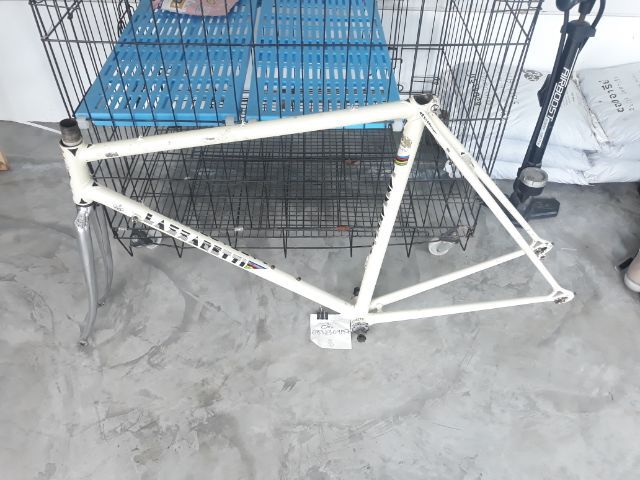 ขายเฟรม LAZZARETTI - Made in ltaly สีขาวมุก ส่งลงทะเบียนฟรี