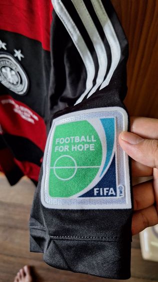 Germany Away Shirt - 2014 เสื้อทีมชาติเยอรมนีเยือนชุดแชมป์โลก ไซซ์ M ตัว Badge แท้จัดเต็ม มือสองจ้า รูปที่ 5