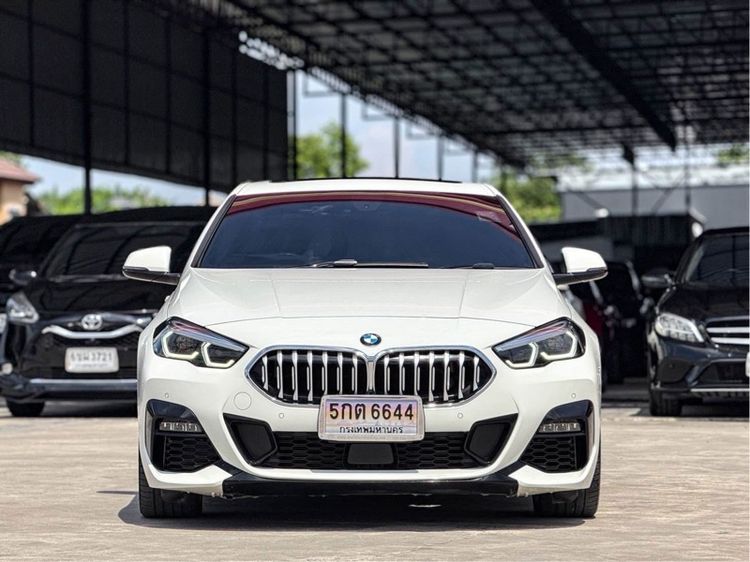 BMW Series 2 2019 218i Sedan เบนซิน ไม่ติดแก๊ส เกียร์อัตโนมัติ ขาว รูปที่ 2