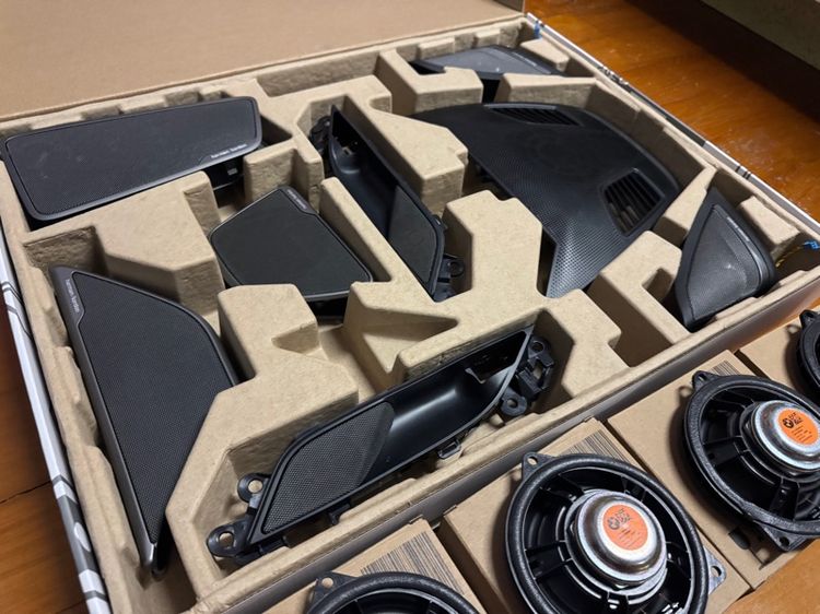 ชุดเครื่องเสียงรถยนต์ Harman Kardon รูปที่ 8