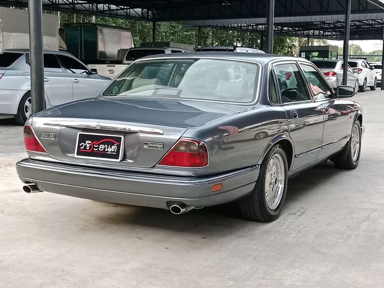Jaguar Sovereign 1996 4.0 Sedan เบนซิน เกียร์อัตโนมัติ เทา รูปที่ 4