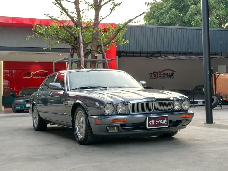 Jaguar Sovereign 1996 4.0 Sedan เบนซิน เกียร์อัตโนมัติ เทา รูปที่ 3