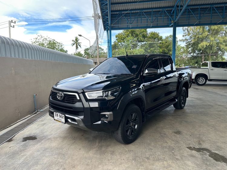 รถ Toyota Hilux Revo Double Cab 2.4 Entry Prerunner สี ดำ