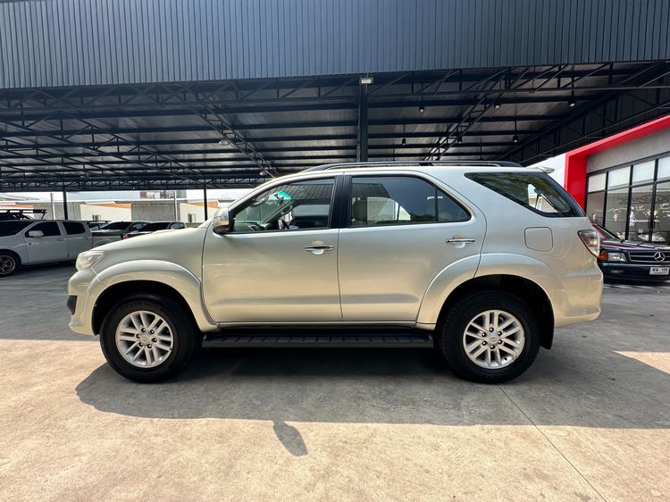 Toyota Fortuner 2013 2.5 G Utility-car ดีเซล เกียร์ธรรมดา เทา รูปที่ 4