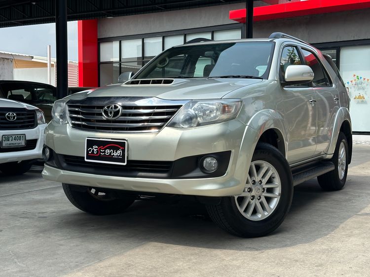 Toyota Fortuner 2013 2.5 G Utility-car ดีเซล เกียร์ธรรมดา เทา
