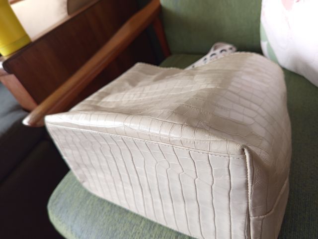 กระเป๋าหนังแท้  แบรนด์ฝรั่งเศส  SEQUOIA

 รูปที่ 13