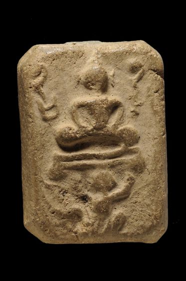 พระหลวงพ่อปาน พิมพ์ทรงหนุมานแบกแท่น ตามรูป 