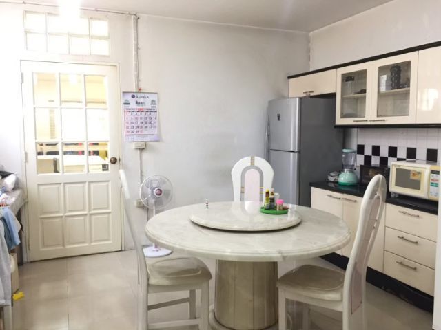 โต๊ะกินข้าว โต๊ะหินอ่อน ทรงกลมหมุนได้ พร้อมเก้าอี้ 6 ตัว