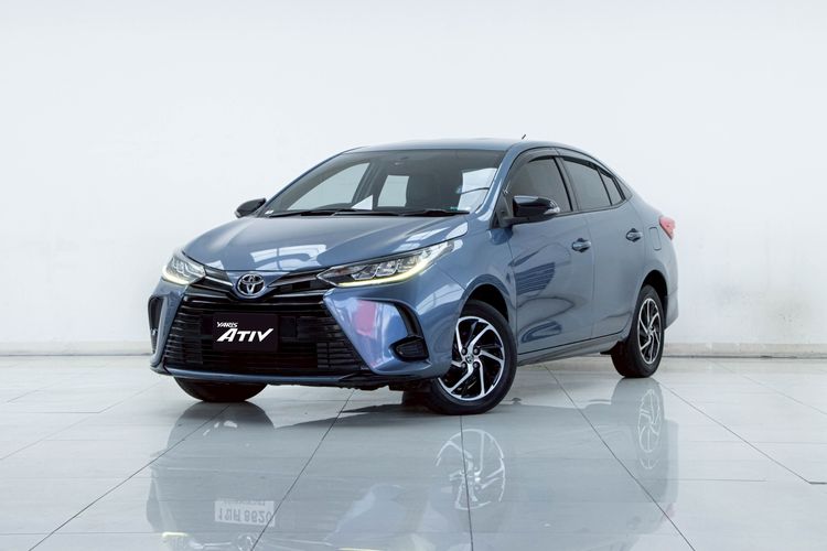 รถ Toyota Yaris ATIV 1.2 Sport สี เทา