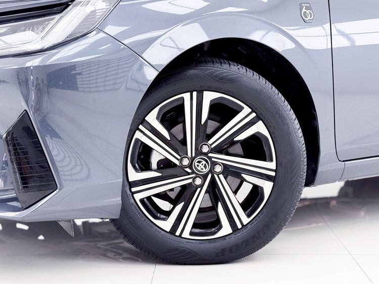 Toyota Yaris ATIV 2023 1.2 Premium Luxury Sedan เบนซิน ไม่ติดแก๊ส เกียร์อัตโนมัติ เทา รูปที่ 4
