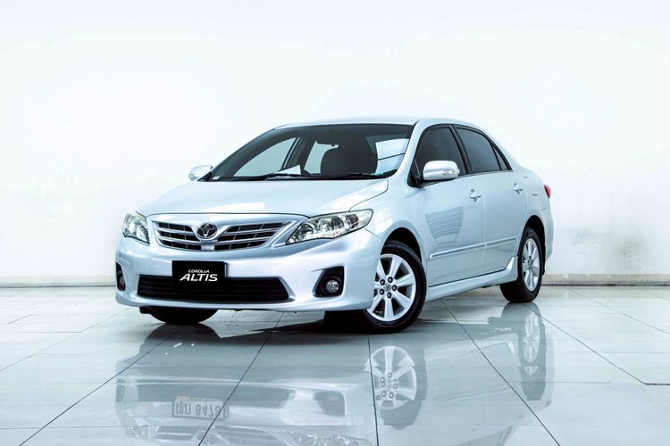 รถ Toyota Altis 1.6 E CNG สี เทา