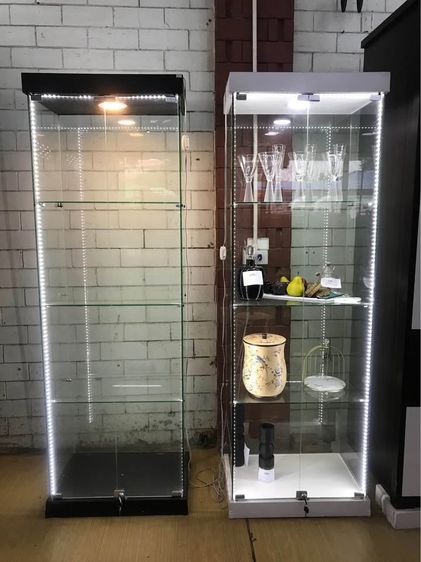 ตู้กระจกมีไฟ