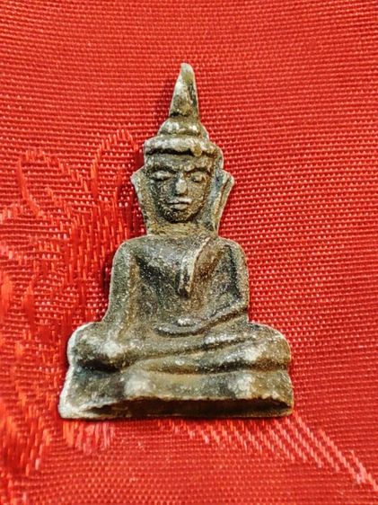 พระท่ากระดานหลังยันต์ หลวงพ่อลำไย วัดทุ่งลาดหญ้า กาญจนบุรี รูปที่ 2