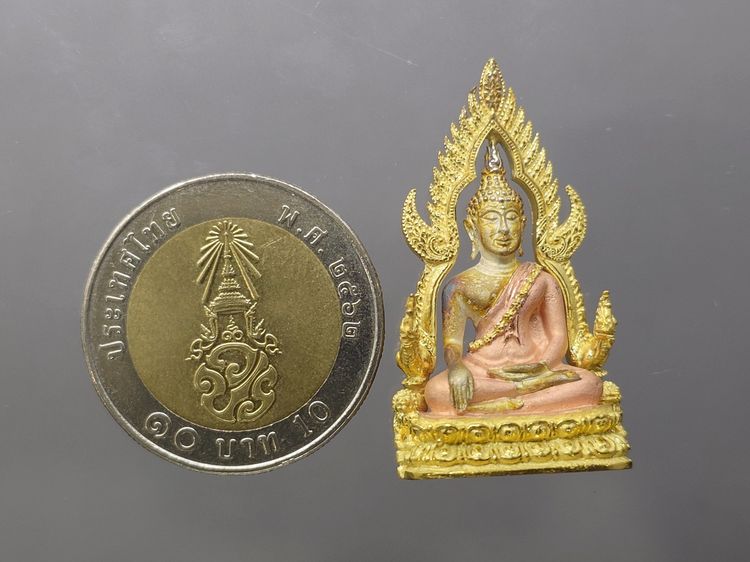 พระพุทธชินราช รุ่นมหาลาภ เนื้อเงินสามกษัตริย์ วัดพระศรีรัตนมหาธาตุวรมหาวิหาร พิษณุโลก พ.ศ.2540 พร้อมกล่องเดิม รูปที่ 8