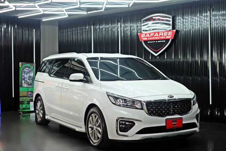 รถ Kia Grand Carnival 2.2 EX สี ขาว