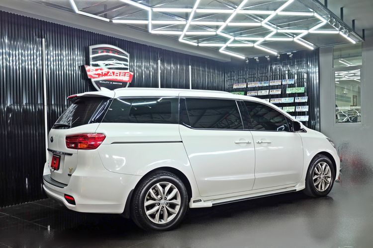 Kia Grand Carnival 2018 2.2 EX Van ดีเซล เกียร์อัตโนมัติ ขาว รูปที่ 4