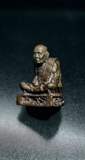 รูปหล่อ​อาจารย์​นำ​ วัดดอนศาลา​ รุ่นแรก​ ปี19 เนื้อนวะ​ ฐานอุดเงิน รูปที่ 9