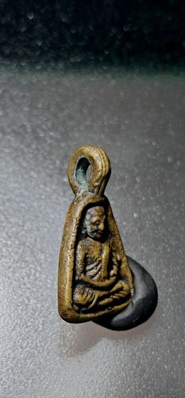 หลวงพ่อ​เงิน​ วัดบางคลาน​ เหรียญ​หล่อ​จอบเล็ก​ เนื้อ​ทองเหลือง​ออกโซนเขียว​ ซอกลึกน่าดู​ รูปที่ 7