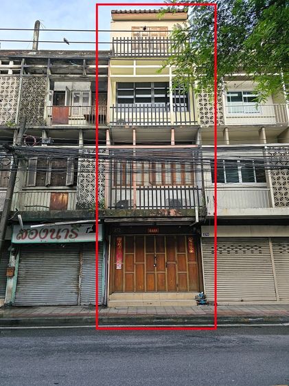 ขายอาคารพาณิชย์ 3.5 ชั้น ขนาด 15 ตร.วา ติดริมถนน ค้าขายได้