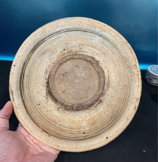 ชามเขียนสีใต้เคลือบลายปลาทะเพียน 9 นิ้ว ป่ายาง ศรีสัชนาลัย รูปที่ 2