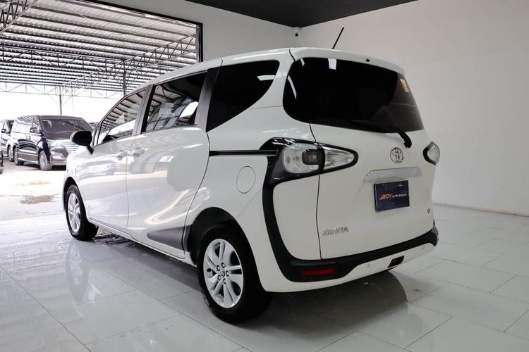 Toyota Sienta 2018 1.5 G Utility-car เบนซิน ไม่ติดแก๊ส เกียร์อัตโนมัติ ขาว รูปที่ 4