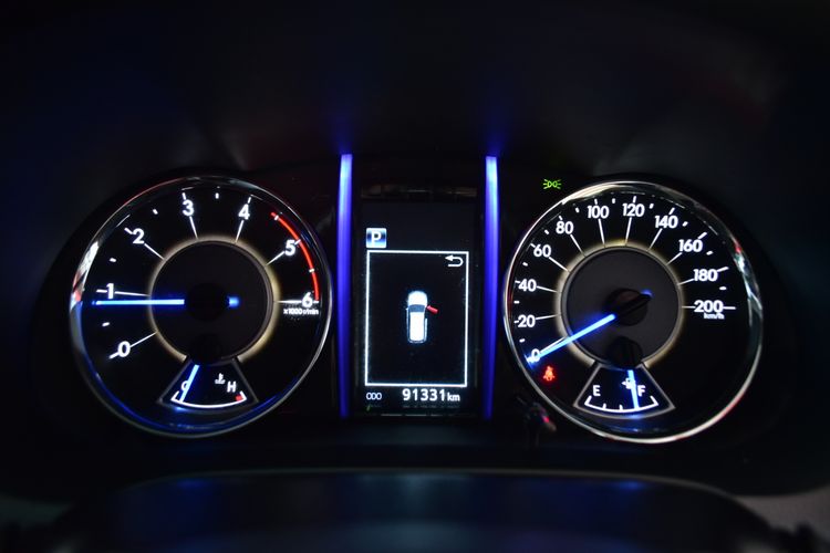 Toyota Fortuner 2019 2.4 V Utility-car ดีเซล ไม่ติดแก๊ส เกียร์อัตโนมัติ ขาว รูปที่ 4
